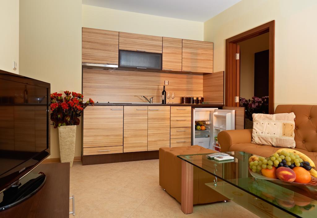 Stanny Court Aparthotel Nesebar Habitación foto